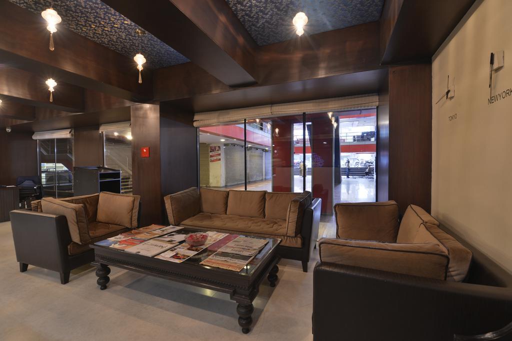 Hotel The Golden Oak Rāipur Esterno foto