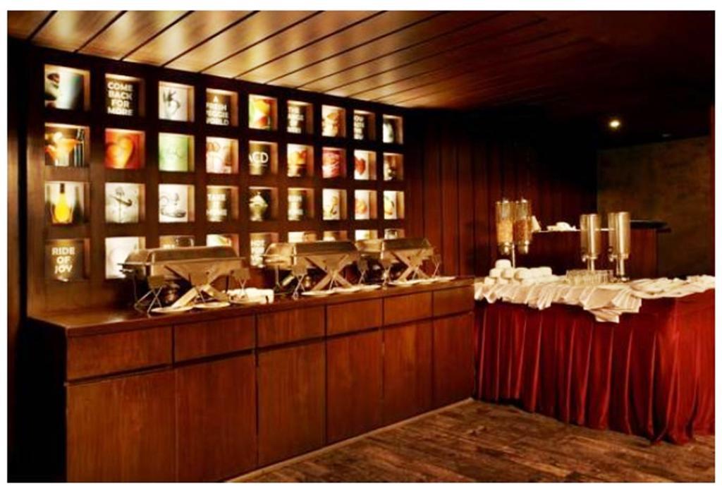 Hotel The Golden Oak Rāipur Esterno foto