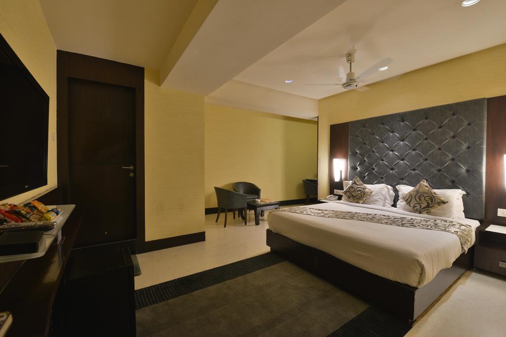 Hotel The Golden Oak Rāipur Camera foto